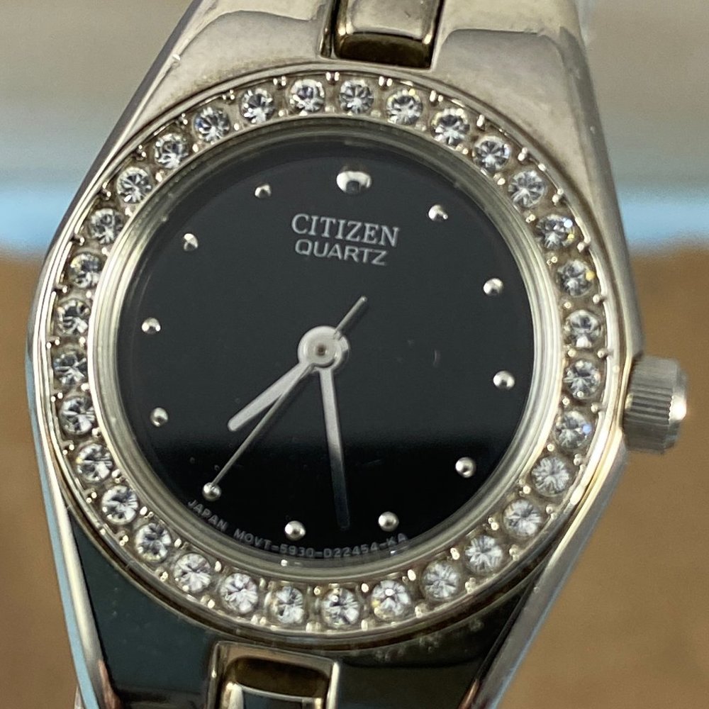 Citizen Watch Round Crystal Bezel Black and Silver